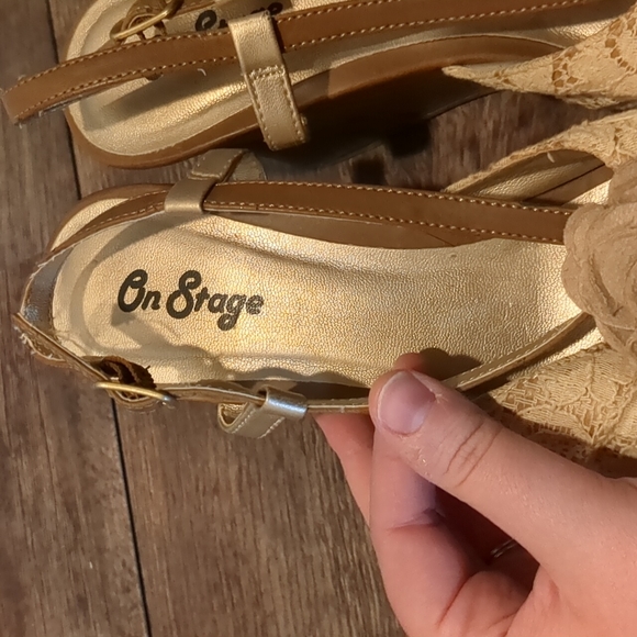 On Stage Wedge heels Sz 7 1/2 - Picture 3 of 7